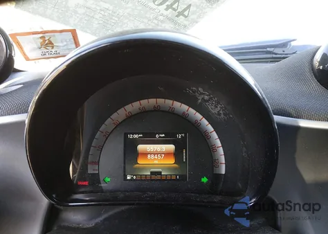 2017 Smart Fortwo Prime z USA, uszkodzony, nr VIN WMEFJ5DA6HK171425